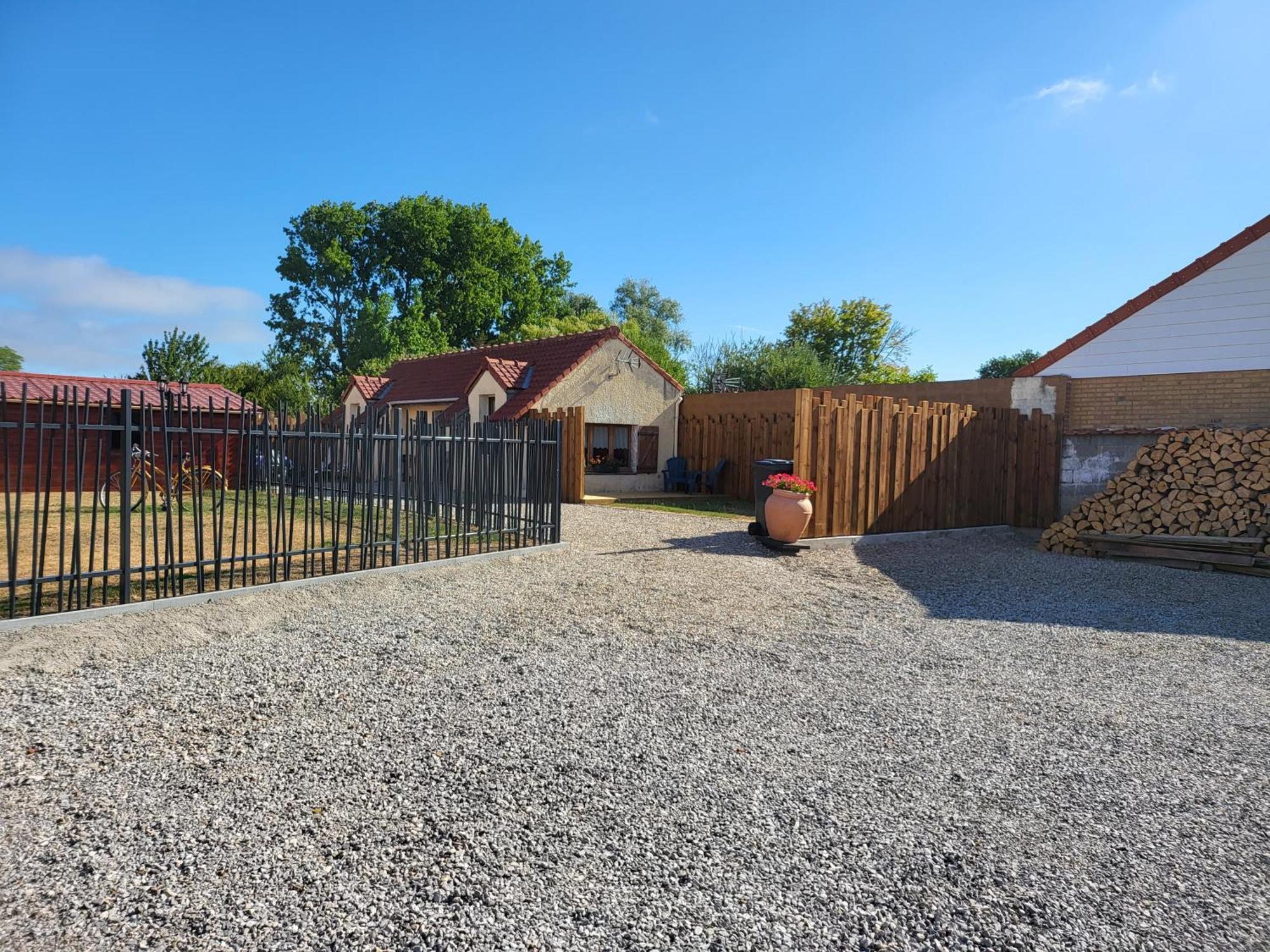 Revedelac Meuble Tout Confort Bremes Exterior photo